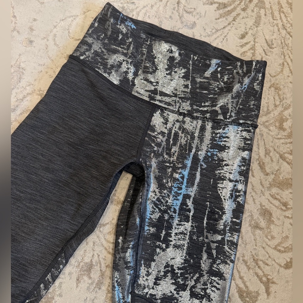 Lululemon foiled Stylish Gray Patterned Leggings … - image 7